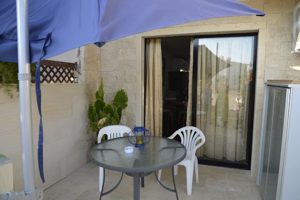Isabella Court Townhouse Near Venus Beach And Lidl Paphos Eksteriør billede