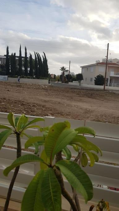 Isabella Court Townhouse Near Venus Beach And Lidl Paphos Eksteriør billede