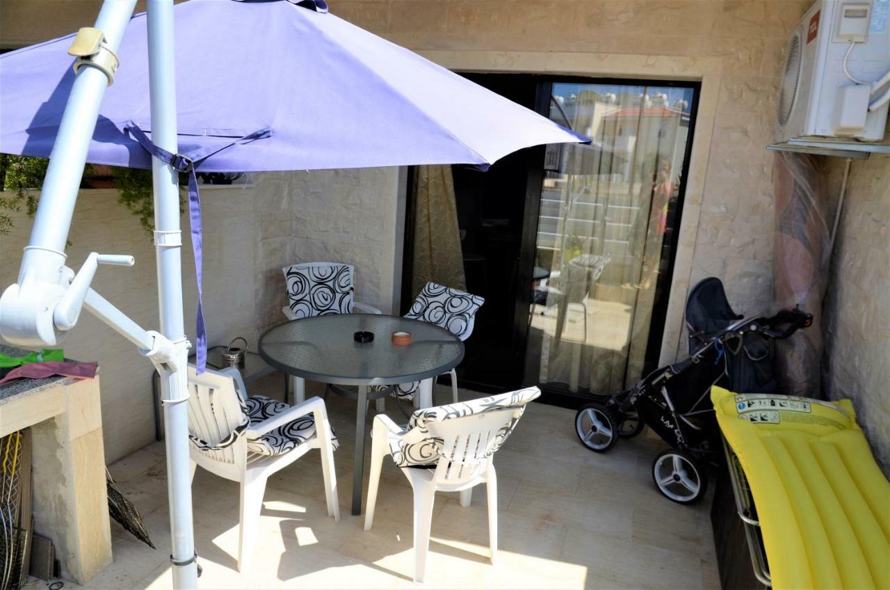 Isabella Court Townhouse Near Venus Beach And Lidl Paphos Eksteriør billede